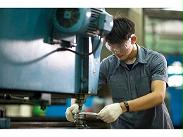 什么是河北五金沖壓件加工廠？模具鉗工的8大操作注意事項(xiàng)