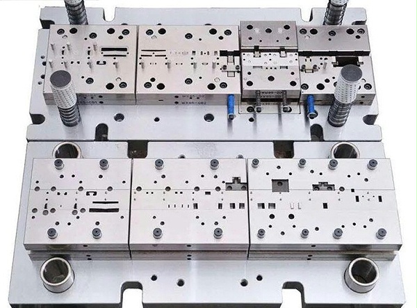 五金沖壓模具圖片 五金沖壓模具圖片
