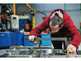 什么是澳門五金沖壓件加工廠？沖壓模具零件及加工特點(diǎn)