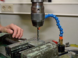 佛山五金沖壓模具廠，教你使用臺(tái)鉆