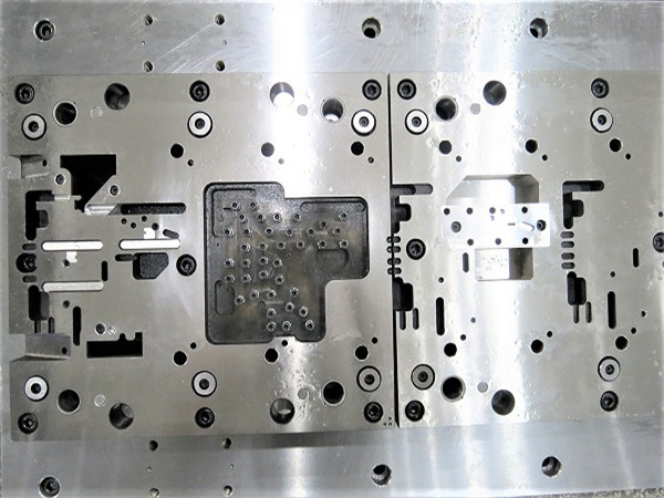 精密模具-東莞五金模具公司