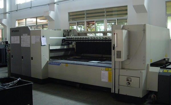 五金沖壓機臺設(shè)備 五金沖壓機臺設(shè)備