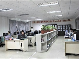 深圳五金沖壓廠，五金加工機(jī)械手操作8-誠瑞豐科技