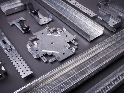 五金沖壓模具加工件，覆蓋件模具制造要領(lǐng)-深圳誠瑞豐五金沖壓廠