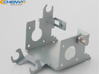 精密沖壓件廠，輥式?jīng)_床送料機(jī)-10萬(wàn)㎡生產(chǎn)面積[誠(chéng)瑞豐]