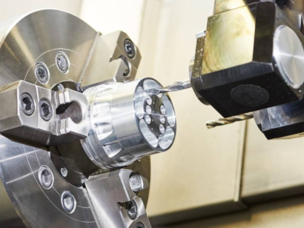 制作五金模具如何防止鉆孔打滑？