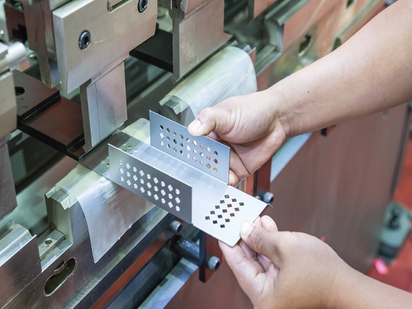 五金沖壓件制程是什么樣的？