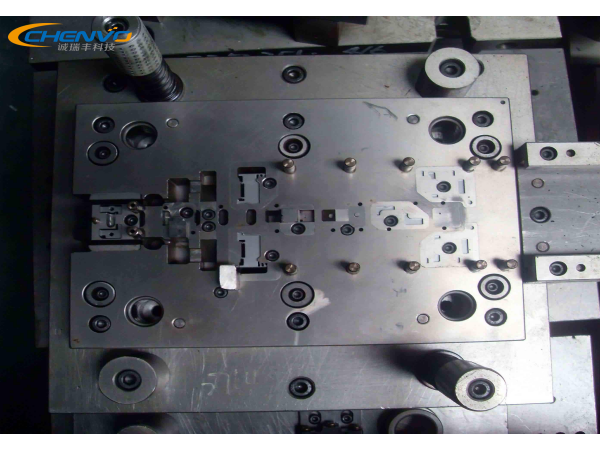 五金模具沖裁間隙對(duì)沖壓件質(zhì)量的影響