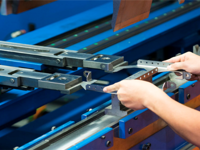 廣州五金沖壓件加工廠，6個沖孔翻邊技巧