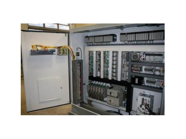 長安鈑金加工廠的機(jī)柜沖孔加工