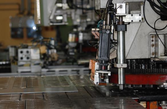 鈑金加工廠的原材料切割加工 鈑金加工廠的原材料切割加工