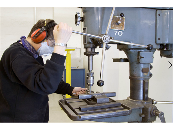 五金沖壓覆蓋件分類(lèi)及模具裝配特點(diǎn)-深圳誠(chéng)瑞豐五金沖壓公司