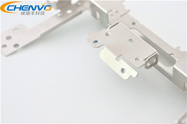 五金沖壓件中部細節(jié) 五金沖壓件中部細節(jié)