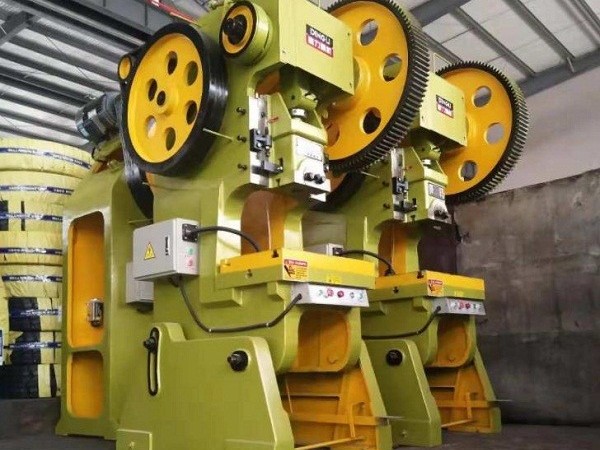 清遠(yuǎn)鈑金加工廠家的開式和閉式?jīng)_床介紹