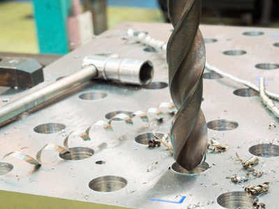 佛山五金沖壓模具廠，立式鉆床操作技巧