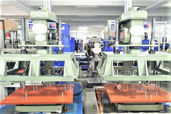 深圳五金沖壓廠-誠瑞豐 深圳五金沖壓廠-誠瑞豐