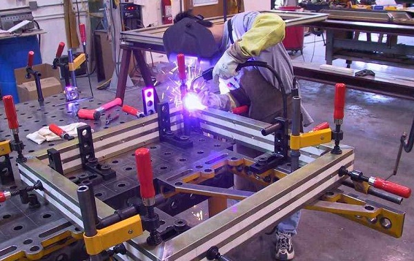 謝崗鈑金加工廠 謝崗鈑金加工廠